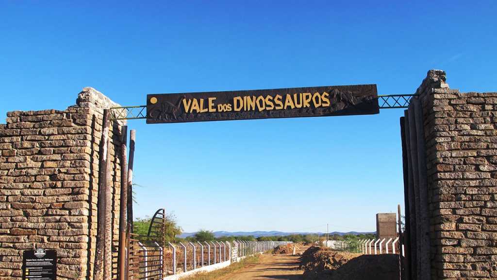 capa parque vale dos dinossauros 16