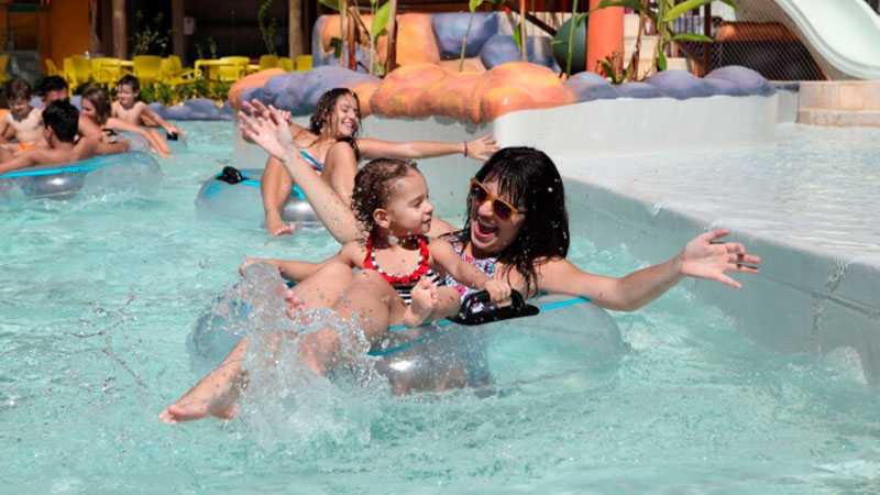 Parques e Resorts Principais atracoes hot beach 17