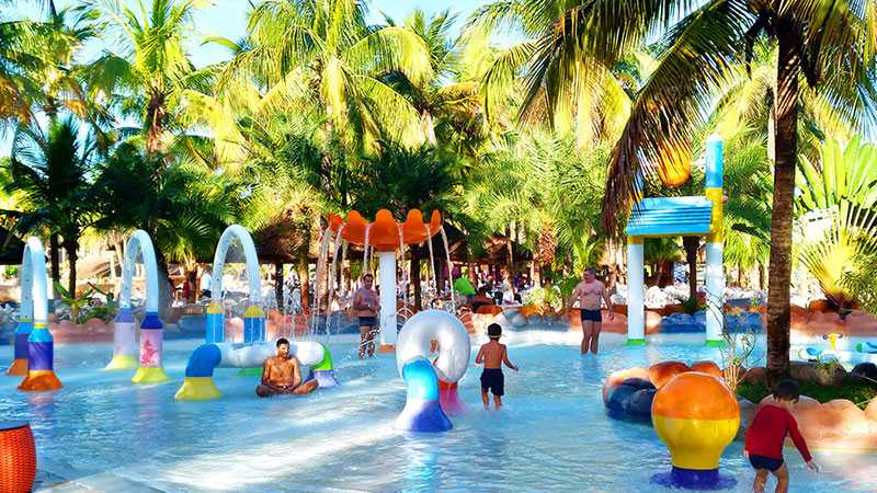 Parques e Resorts Principais atracoes hot beach 18