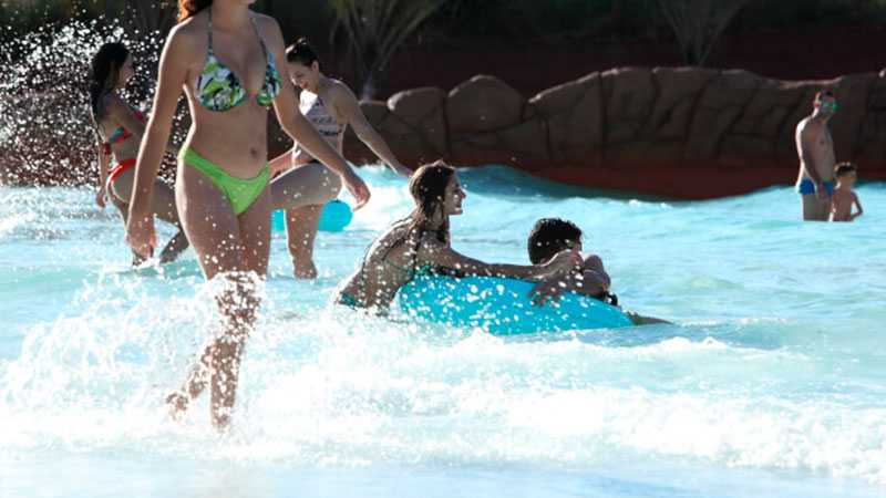 Parques e Resorts Principais atracoes hot beach 8